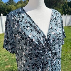 Teal Blouse with Black/White/Gray Geometric Pattern, Twisted Knot Detail Sz L